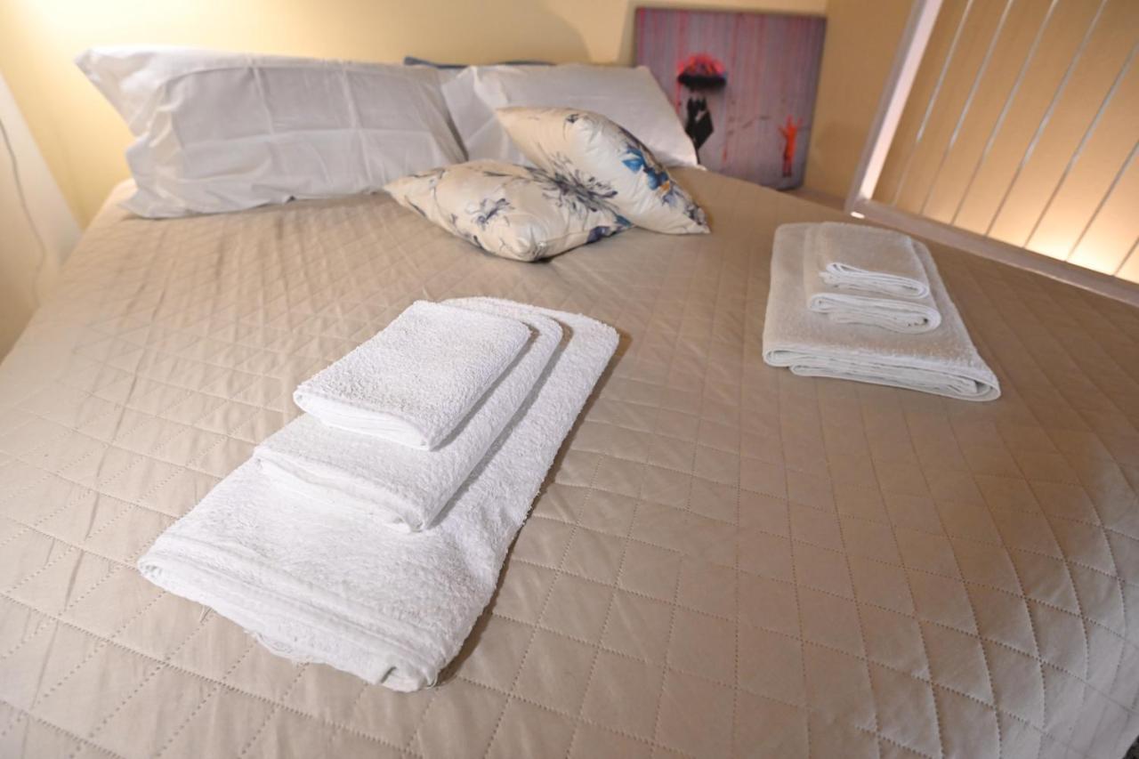 Aura Loving Home Con 4 Posti Letto, Cucina Completa, Terrazzo Ed Un Grande Parco Verde Serravalle d'Asti Extérieur photo