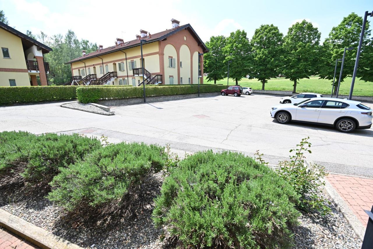 Aura Loving Home Con 4 Posti Letto, Cucina Completa, Terrazzo Ed Un Grande Parco Verde Serravalle d'Asti Extérieur photo