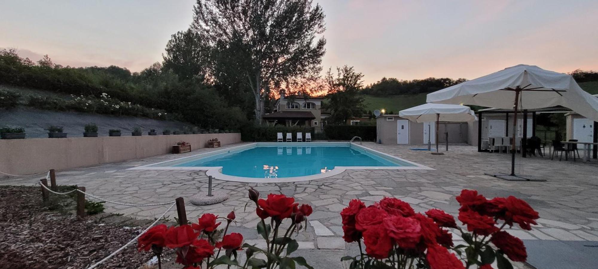 Aura Loving Home Con 4 Posti Letto, Cucina Completa, Terrazzo Ed Un Grande Parco Verde Serravalle d'Asti Extérieur photo