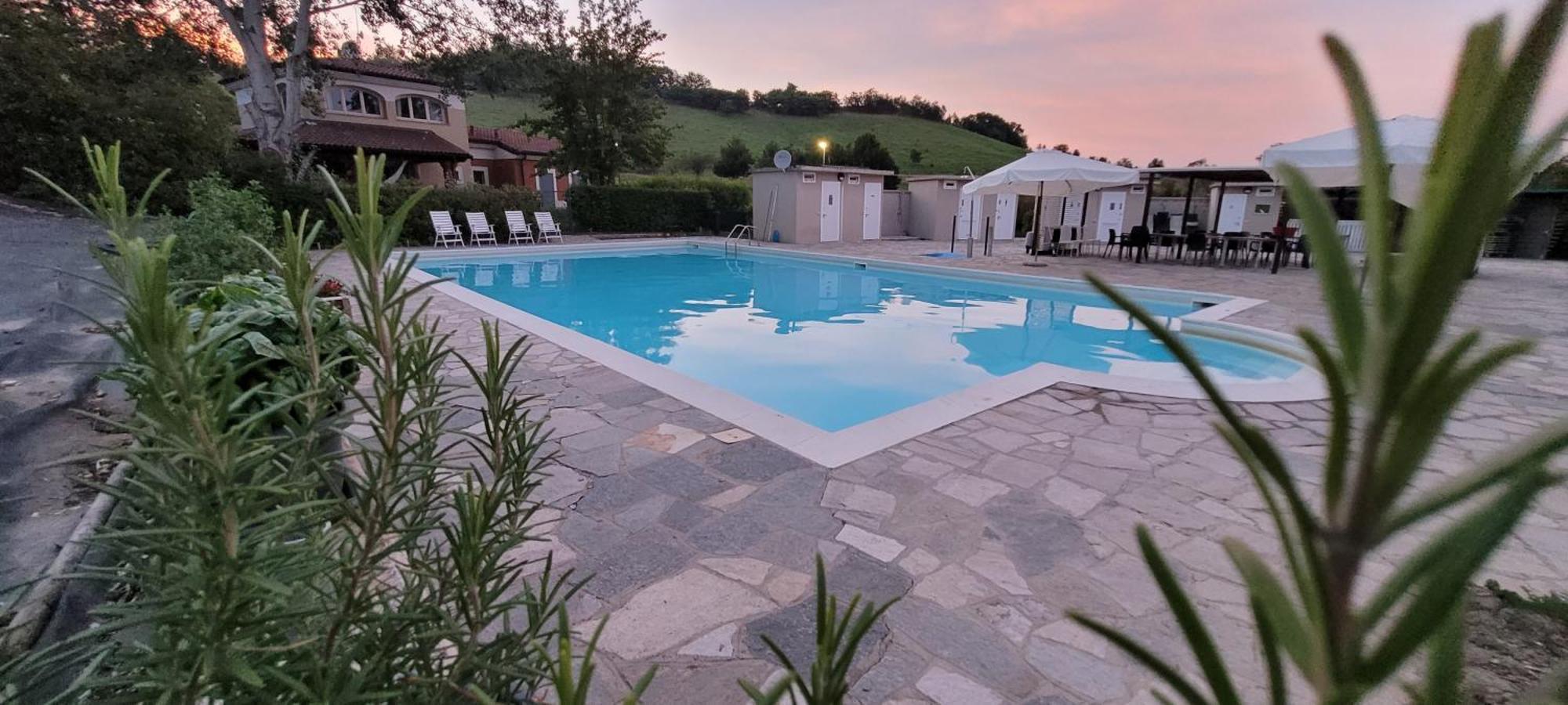 Aura Loving Home Con 4 Posti Letto, Cucina Completa, Terrazzo Ed Un Grande Parco Verde Serravalle d'Asti Extérieur photo